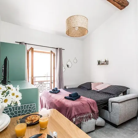 Vieil Charming Guillaumont St Apartment
